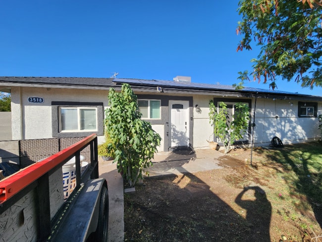 Building Photo - 3518 W Lynwood St