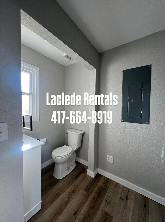 Building Photo - 3 Bedroom 2 Bathroom House