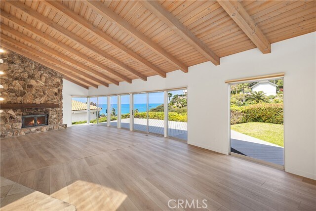 Building Photo - 504 Avenida La Costa