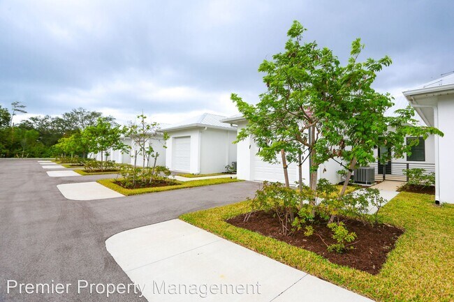 Building Photo - 3 br, 2 bath House - 3010 - 3060 Thomasson...
