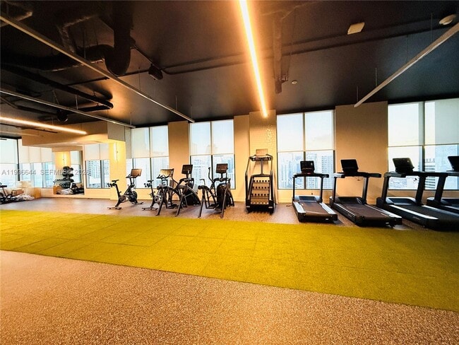 Building Photo - 121 NE 5th St