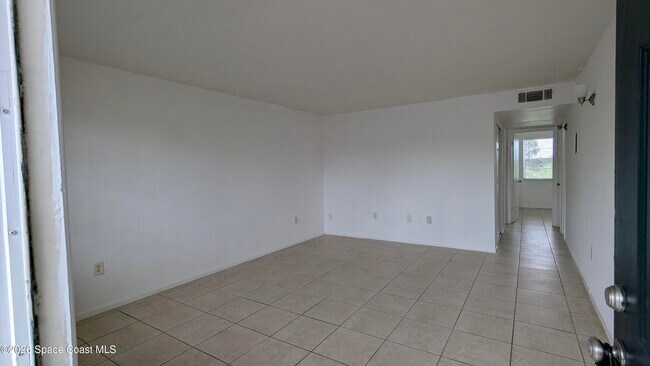 Building Photo - 2170 Knox McRae Dr