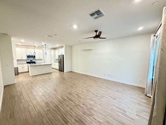 Building Photo - 4077 S Sabrina Dr