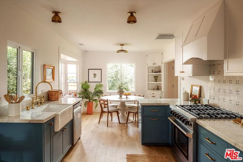 Building Photo - 5031 Townsend Ave