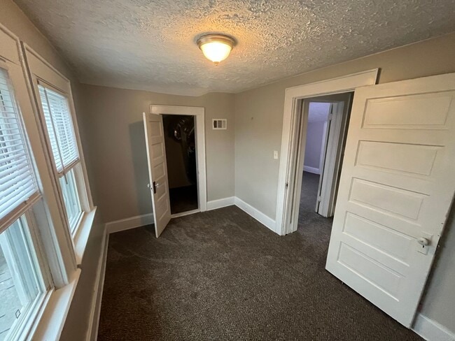 Building Photo - Spacious 3-Bedroom Home with Basement – Available NOW! – $1400/month