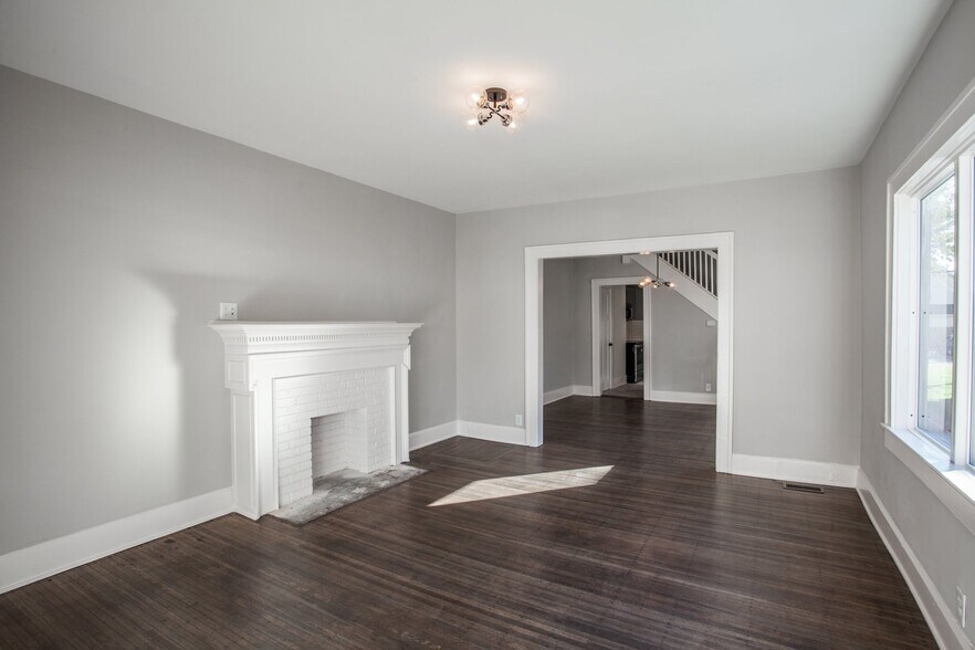 Building Photo - 3841 N Park Ave