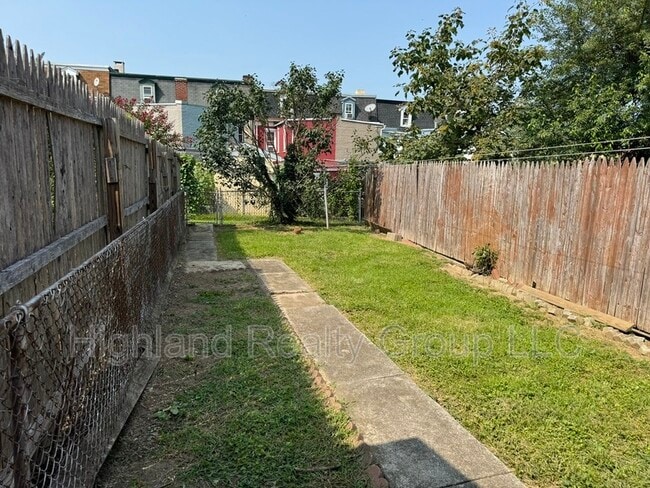 Building Photo - 911 Blunston St