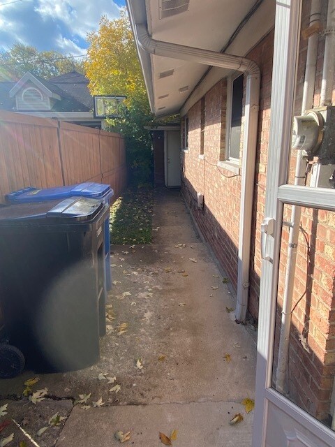 Back of unit - 11200 S Hale Ave