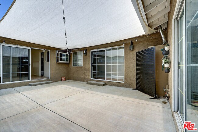 Building Photo - 15601 Morrison St