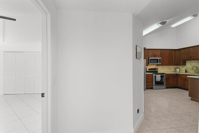 Building Photo - 5805 Golden Eagle Cir