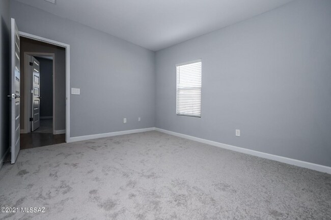 Building Photo - 12312 N Miller Canyon Ct