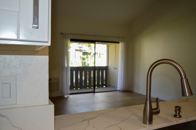 Building Photo - 3535 Banbury Dr