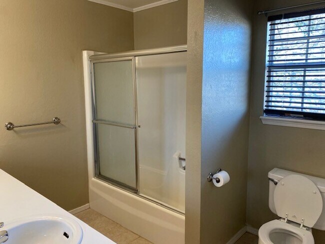 Building Photo - Adorable 3 Bedroom Home Coming Soon!