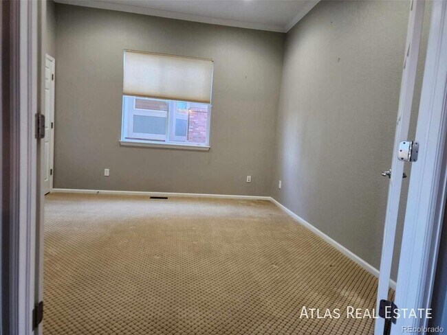 Building Photo - 6242 S Oak Hill Ct