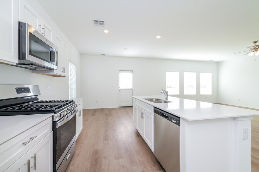 Building Photo - 12812 Torretta Wy