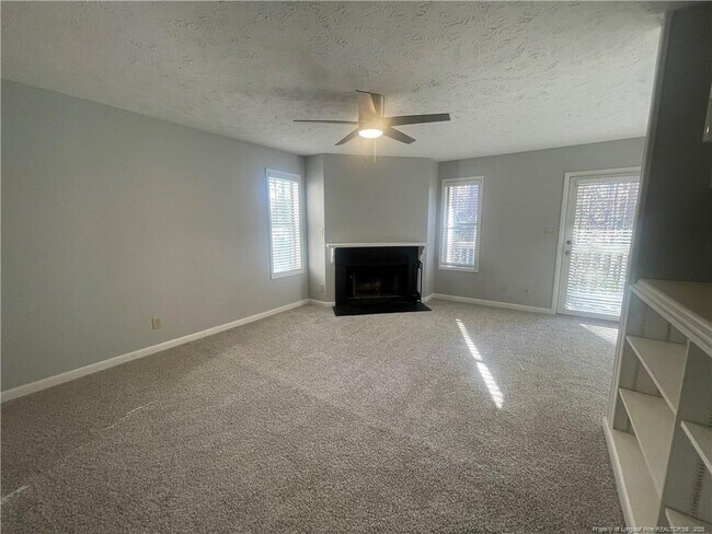 Building Photo - 663 Bartons Landing Pl