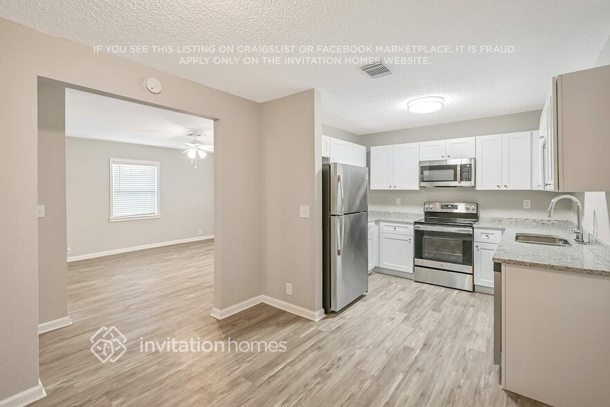 Building Photo - 2746 Oklahoma St