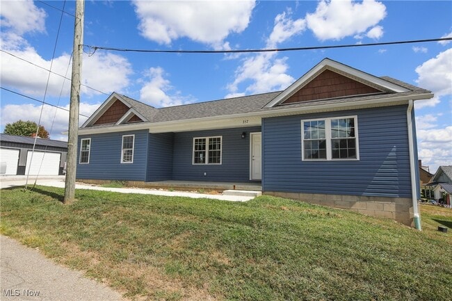 Primary Photo - 357 W South St