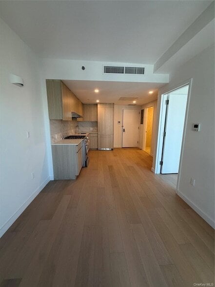 Building Photo - 33-71 Prince Street Unit 6L