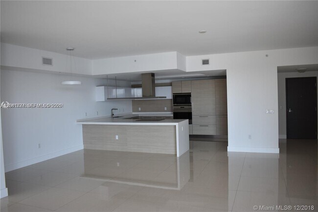 Building Photo - 17301 Biscayne Blvd