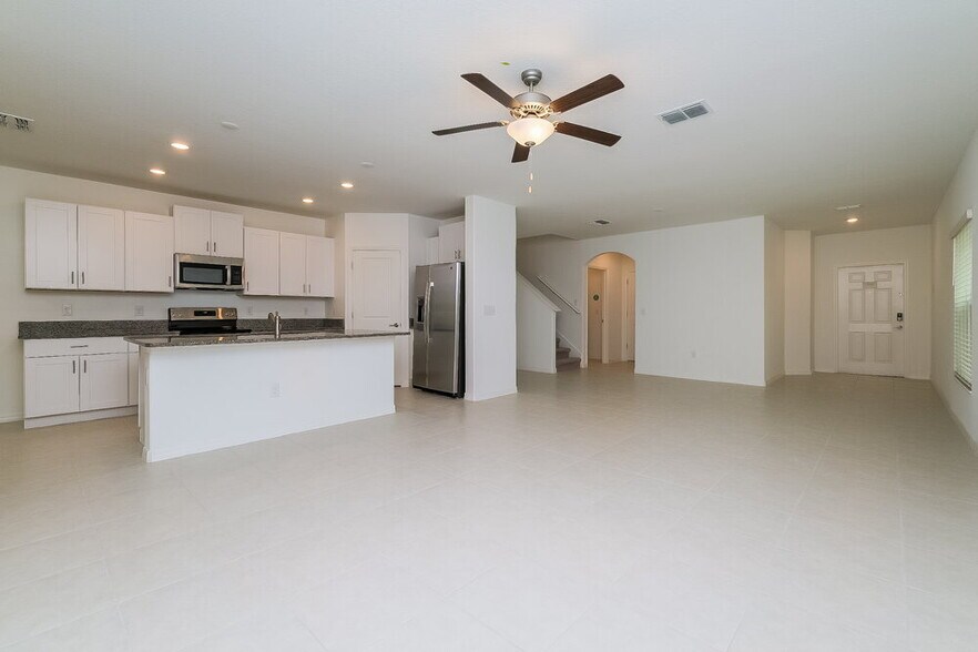 Building Photo - 7310 Spring Snowflake Ave