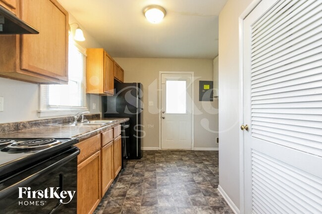 Building Photo - 1425 Western Dr