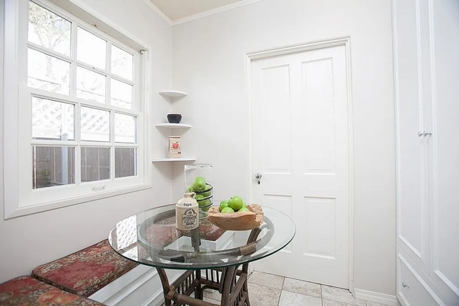 Building Photo - Adorable Loma Portal Bungalow with Fenced ...