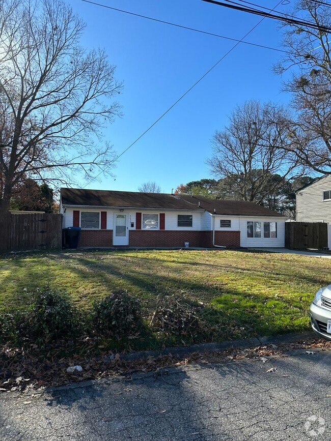 Building Photo - Malibu-4 Bedroom 2 Bath Single Family home