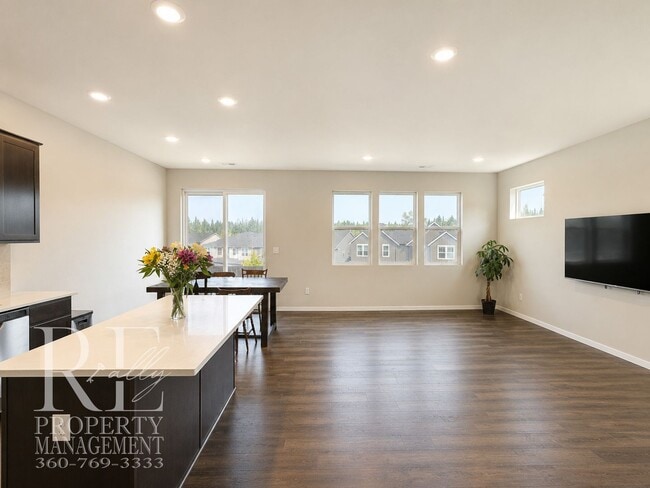 Building Photo - 6657 Yorktown Pl NE