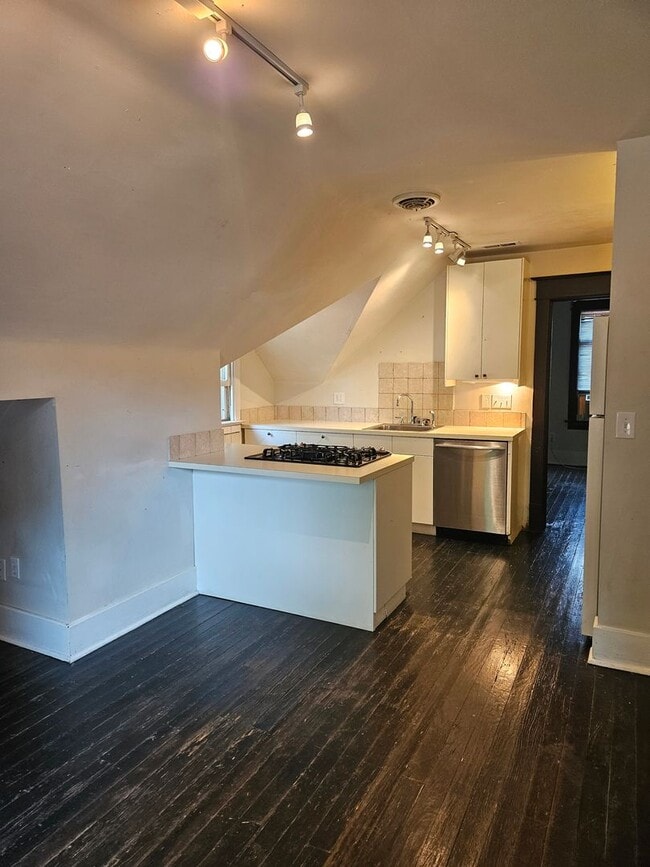 Building Photo - 318-320 W Myrtle