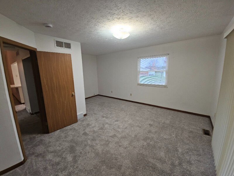 Building Photo - 1555 Vista Ridge Dr