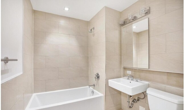 Building Photo - 33 Caton Pl