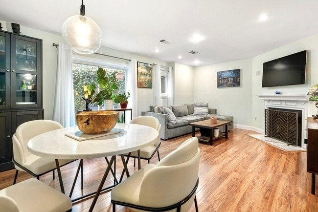 Primary Photo - 43 N Mead St