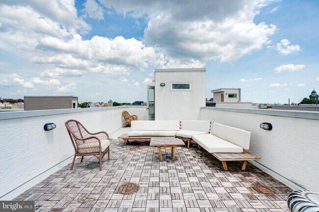 Building Photo - 1509 Dorrance St