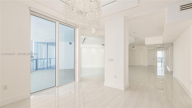 Building Photo - 333 Las Olas Way