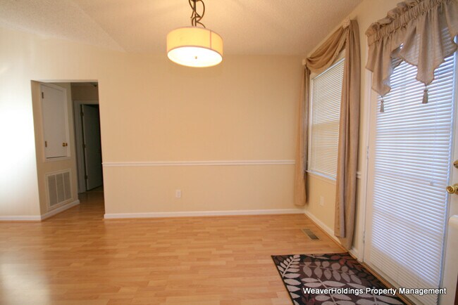 Building Photo - 159 Robinson Rd