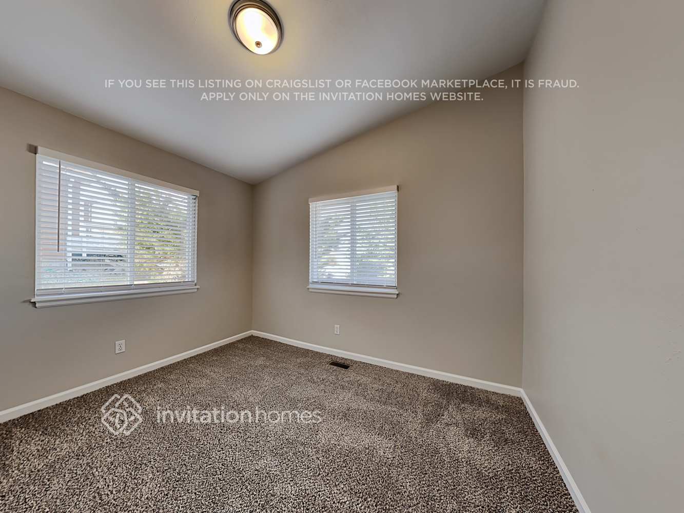 Building Photo - 2865 Leoti Dr