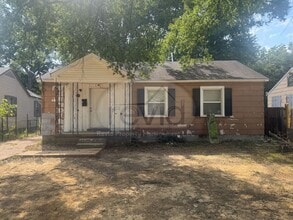 Building Photo - 1445 Luverne St