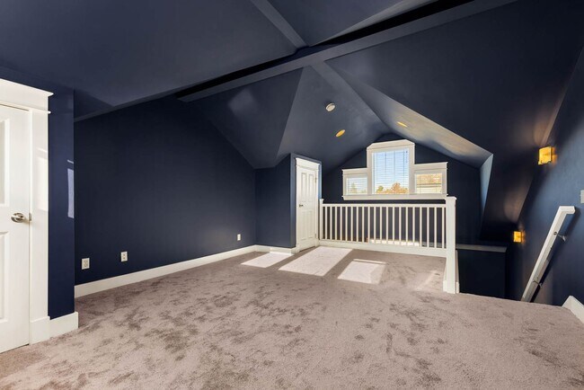 Building Photo - 1621 E Fir St