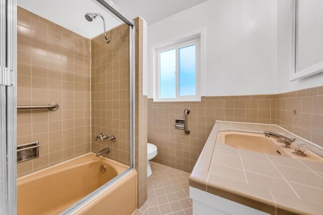 Building Photo - 280 Angelita Ave