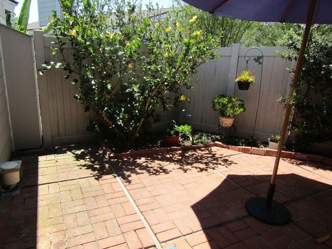 Building Photo - Adorable Shell Beach Home in Gorgeous Ocean View Community- Tons of Amenities!