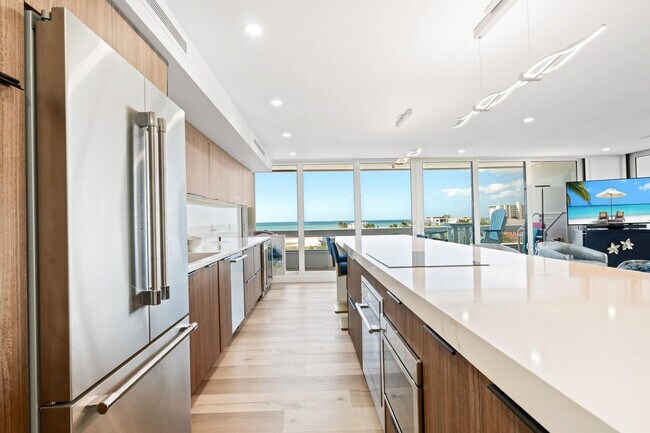 Building Photo - 5400 Ocean Blvd