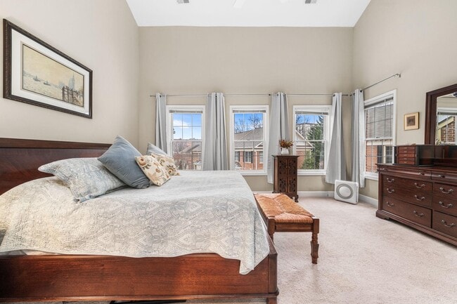 Building Photo - 4620 Knight Pl