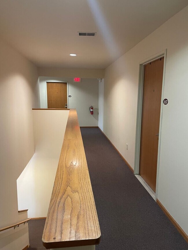 Building Photo - Luxury One-bedroom apartment in downtown S...