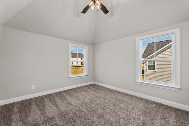 Building Photo - 2987 Rosewood Dr