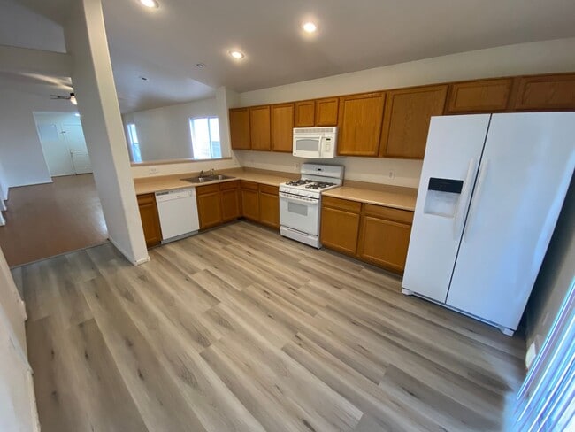 Building Photo - 3 bed/2 bath home located in Summerlin