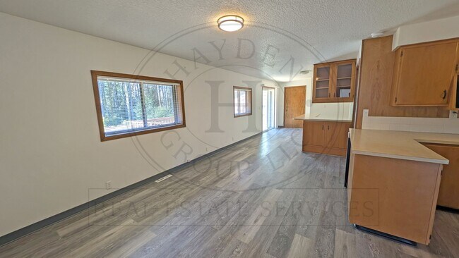 Building Photo - 13235 NW Pumpkin Ridge Rd