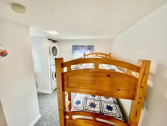 Building Photo - 34 Ellery Ave