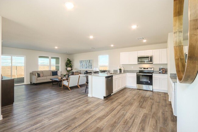 Primary Photo - 2440 Tapatio Dr