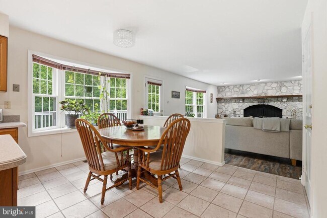 Building Photo - 1316 Heller Dr